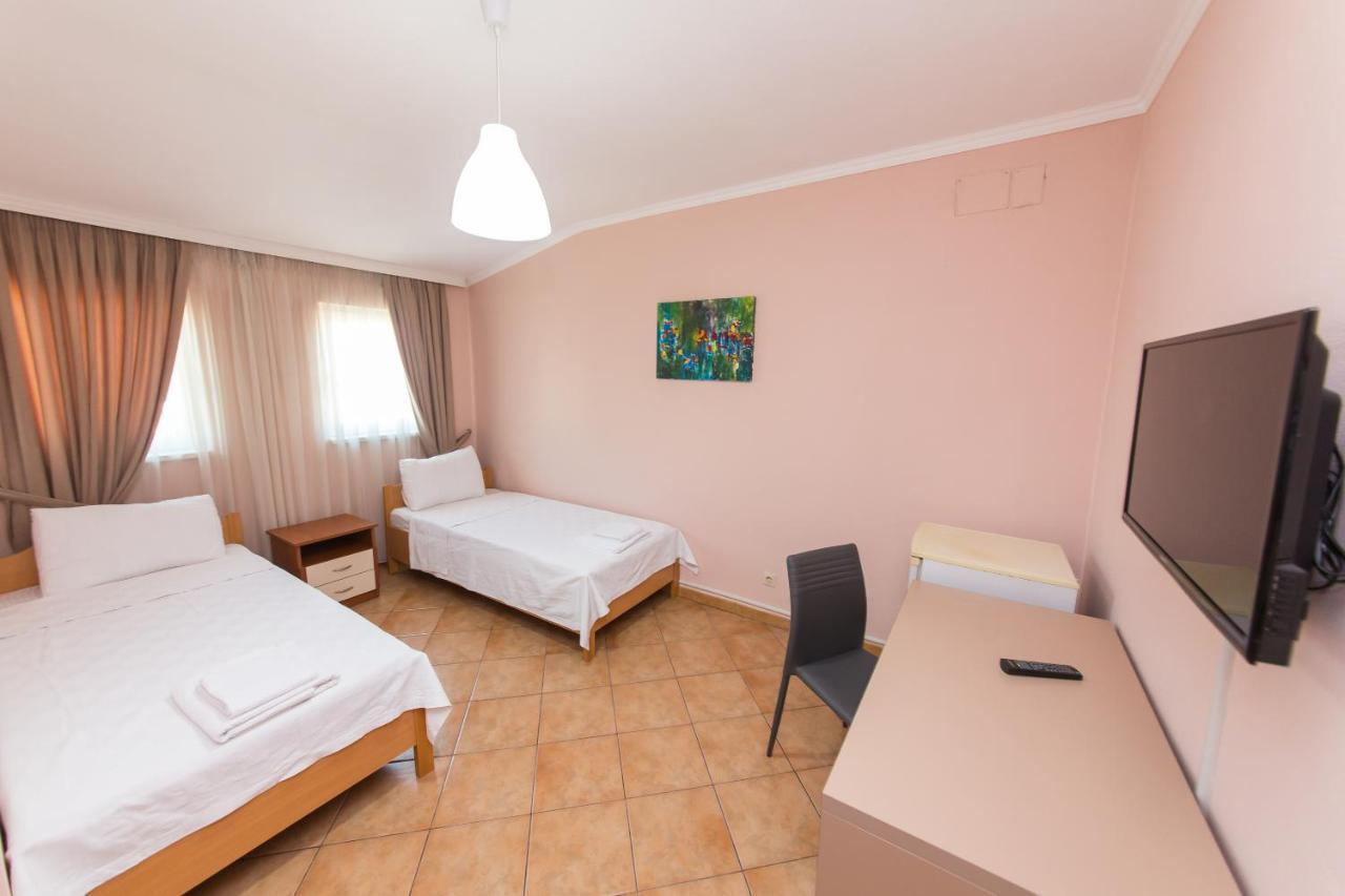 Hotel Heritage Tiranë Luaran gambar