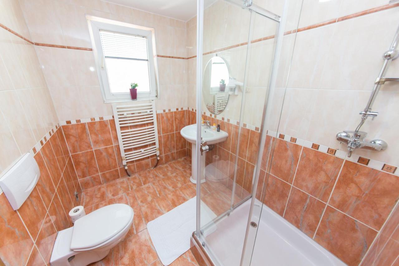 Hotel Heritage Tiranë Luaran gambar