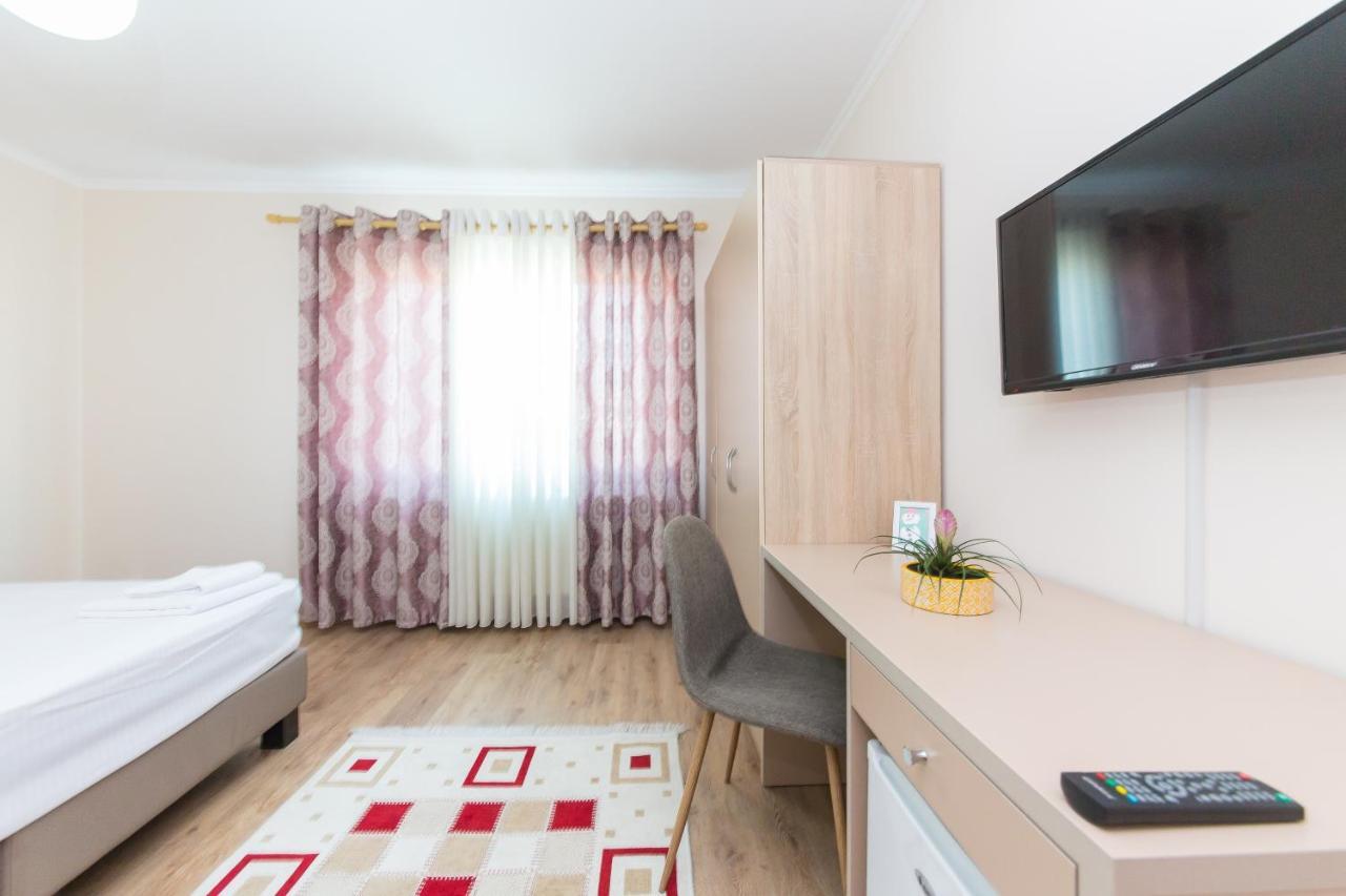 Hotel Heritage Tiranë Luaran gambar